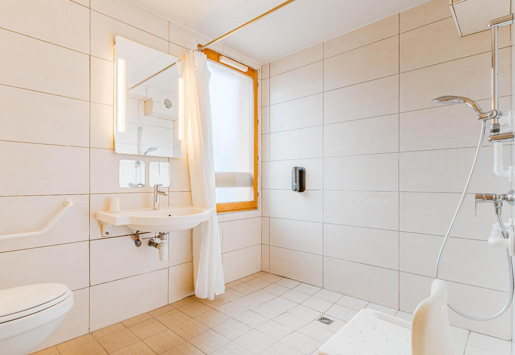 B&B Hotel Шательро Экстерьер фото